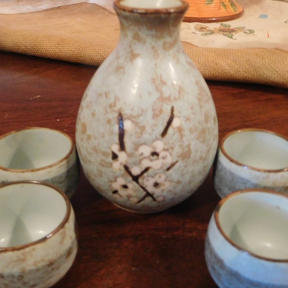 Saki Set
